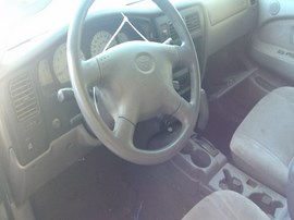 2002 TOYOTA TACOMA, SILVER, PRE-RUNNER, CREW CAB, 2.7L, AT, 2WD.  Z26368